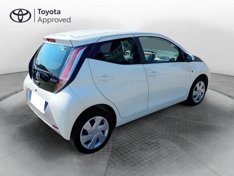 Toyota Aygo 1.0 x-play 5p m-mt my15