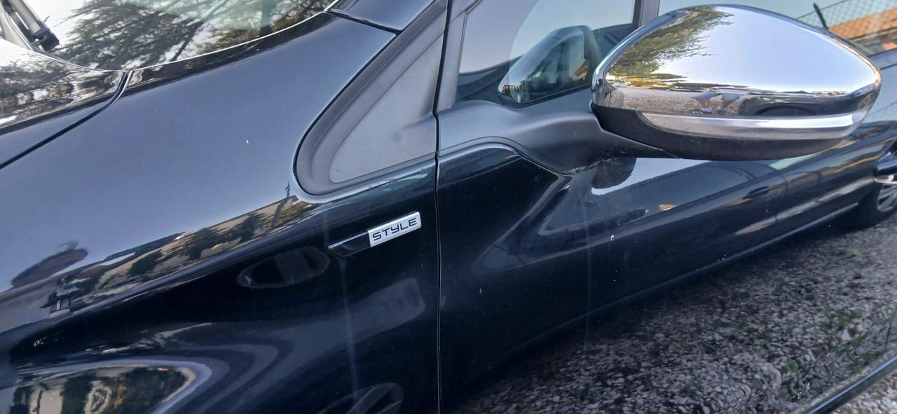 Peugeot 208 PureTech 82 5 porte Allure