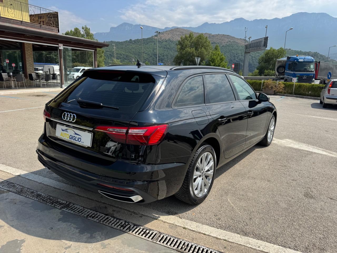 Audi A4 Avant 30 TDI/136 CV S tronic Business Advanced