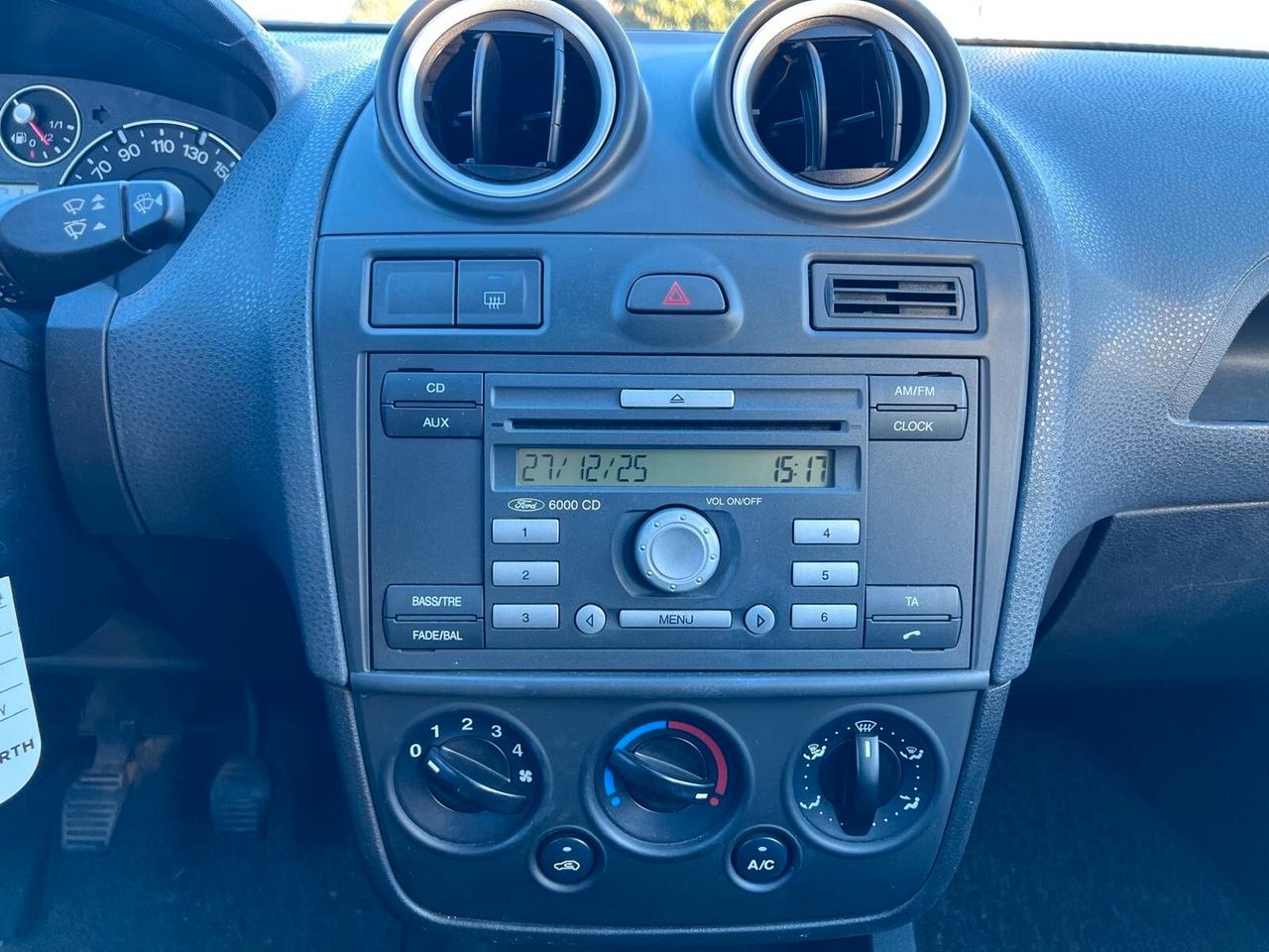 Ford Fiesta 1.2 16V 5p. Ghia