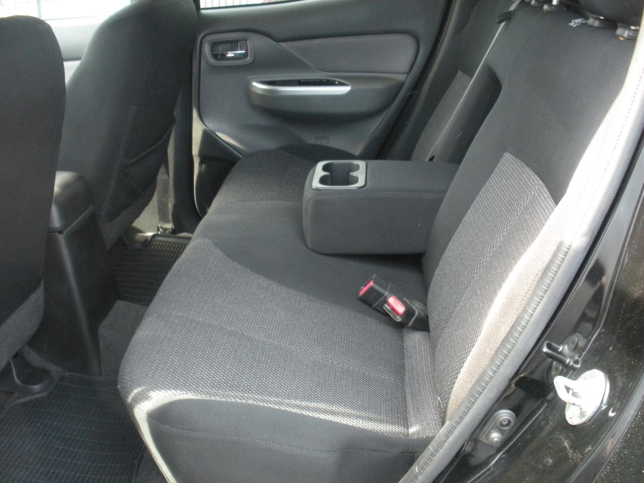 Mitsubishi L200 2.4 DI-D/181CV Double Cab Intense Super Select