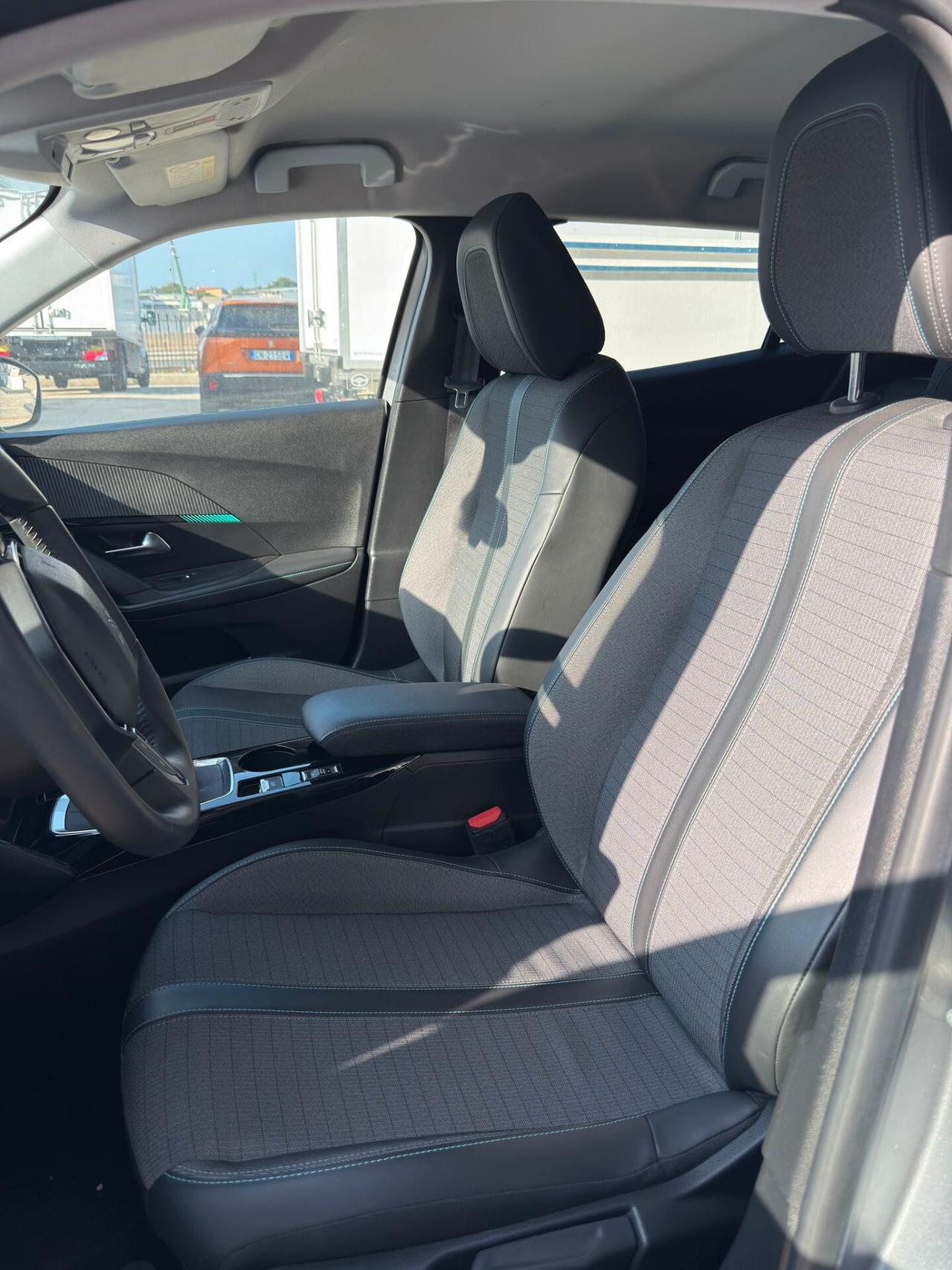 Peugeot 2008 PureTech 100 S&S Allure