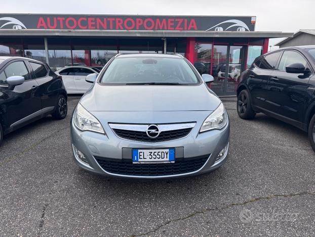 Opel Astra 1.7 CDTI 110CV Sports Tourer Cosmo Flee