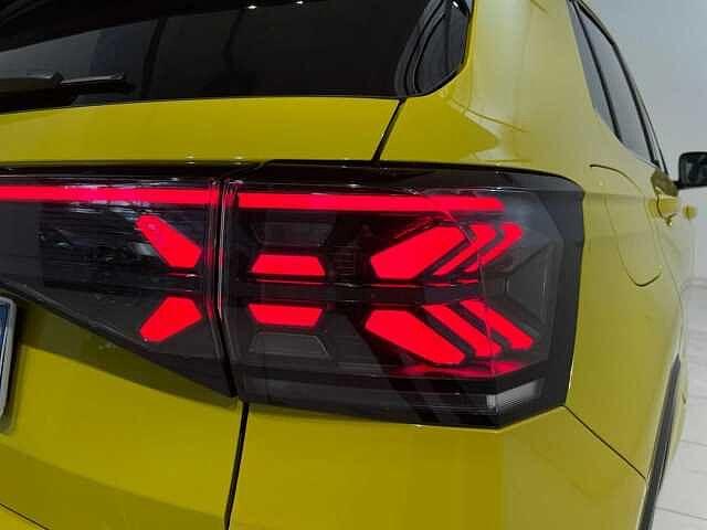 Volkswagen T-Cross Mark 1 Facelift (2024) 1.0TSI 115CV R-Line - IVA ESPOSTA/NEOPATENTATI