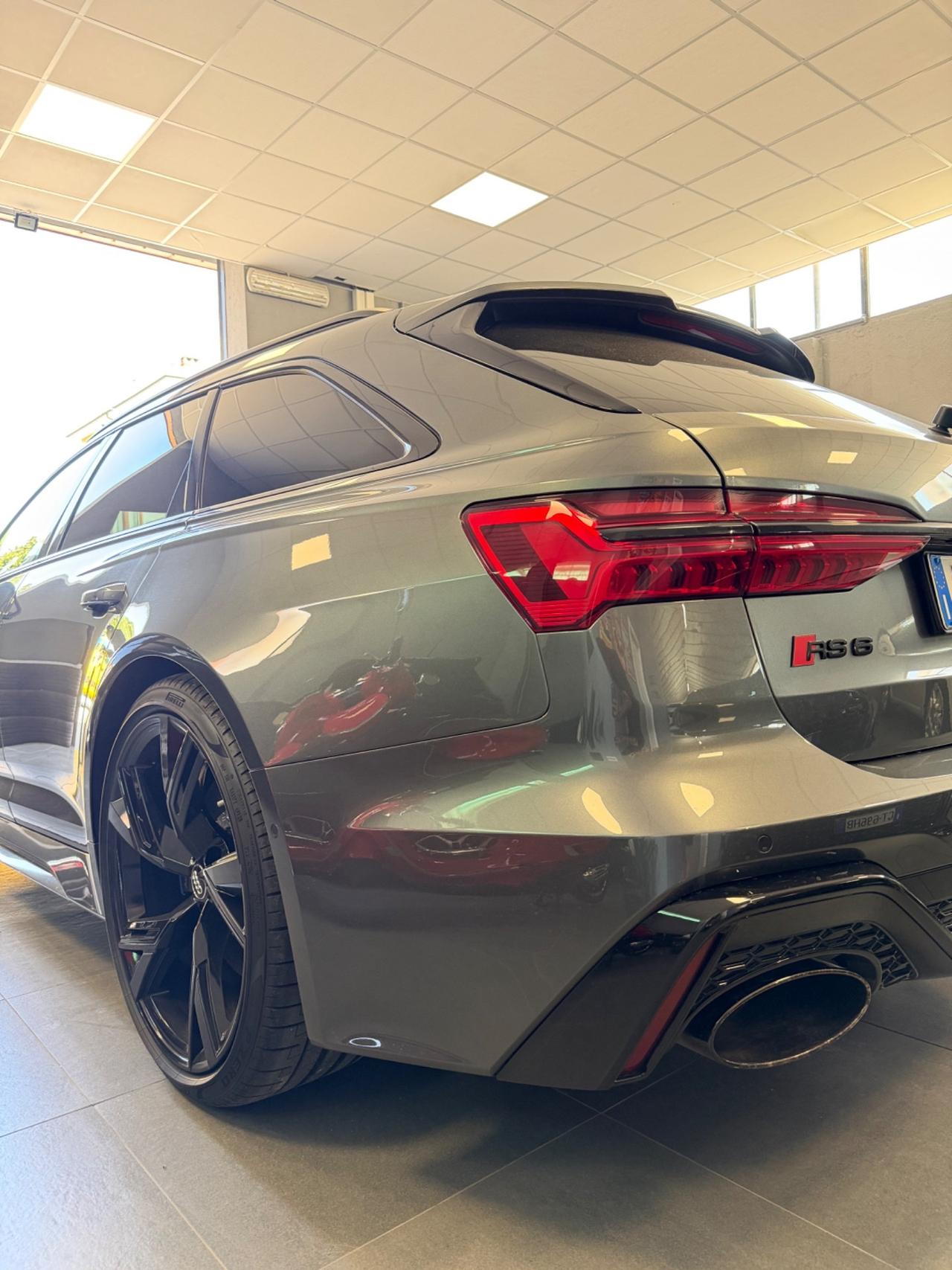 Audi RS6 Avant CARBO TETTO 22”