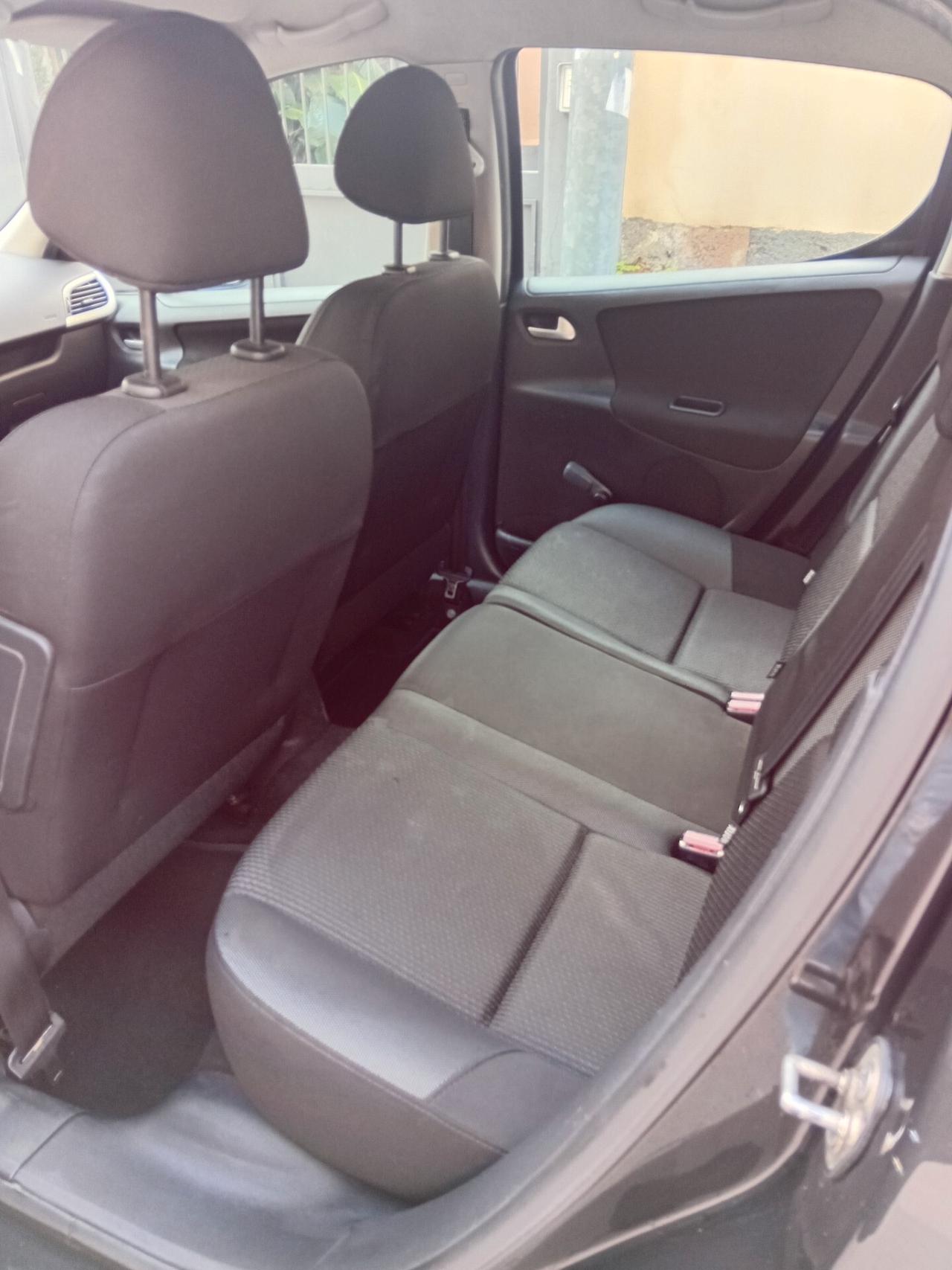 Peugeot 207 1.4 HDi Diesel Per Neopatentati