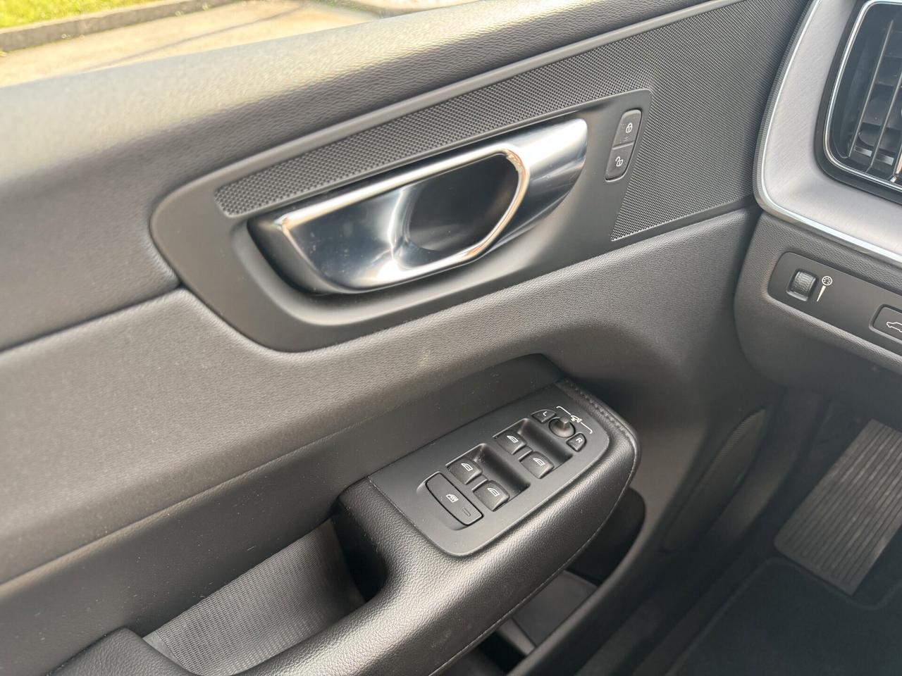 Volvo XC60 B4 AWD (Diesel/Hybrid) Business Plus