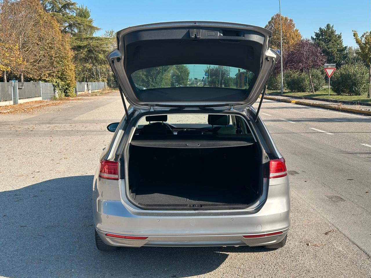 Volkswagen Passat Variant 1.6 TDI DSG Business
