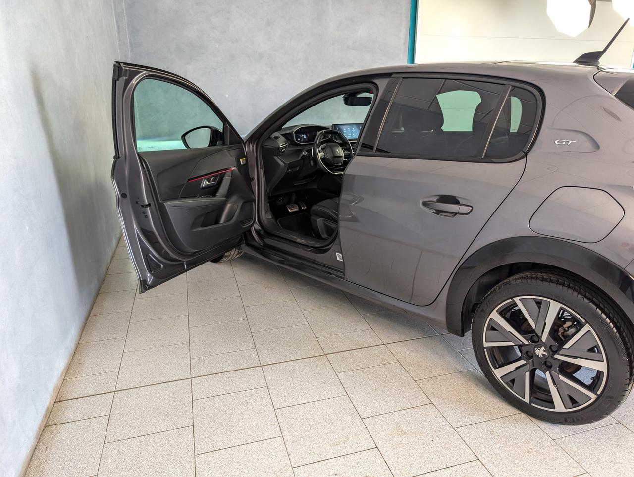 Peugeot 208 1.2 puretech 130cv eat8 GT