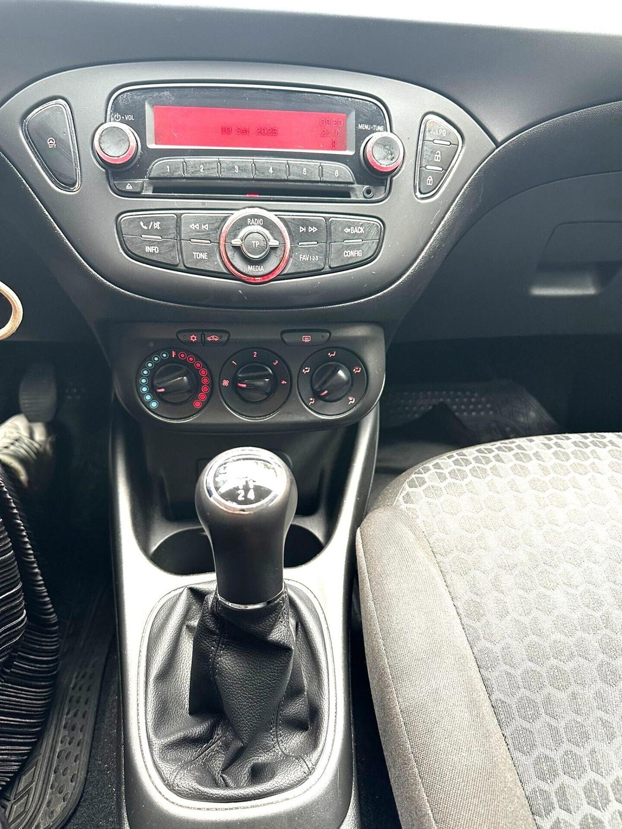 OPEL CORSA 1,4 GPL-UNICA PROPR-3 REVISIONI-EURO 6