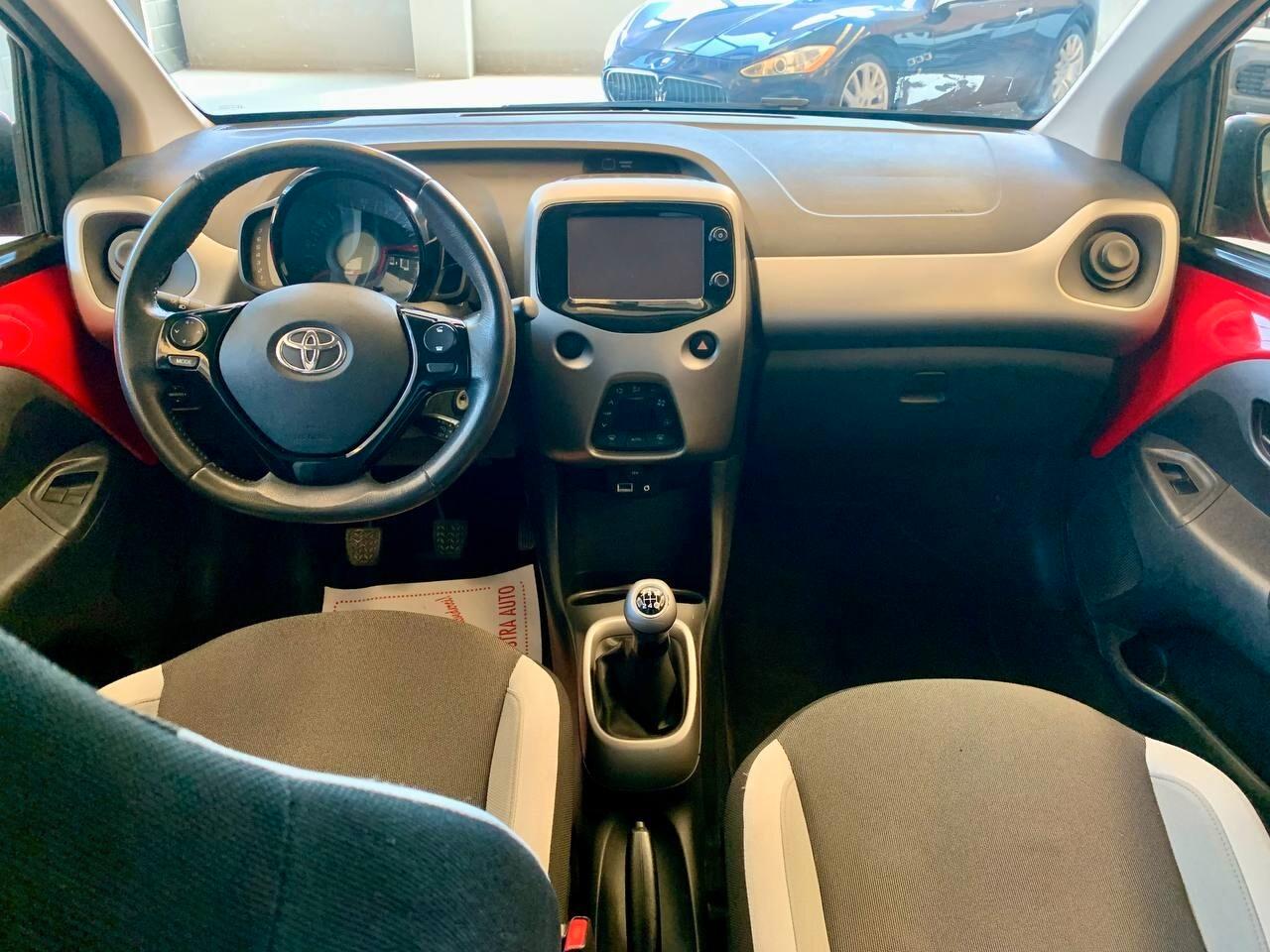 Toyota Aygo 1.0 VVT-i 69 CV 5 porte x-cool *PREZZO PROMO*