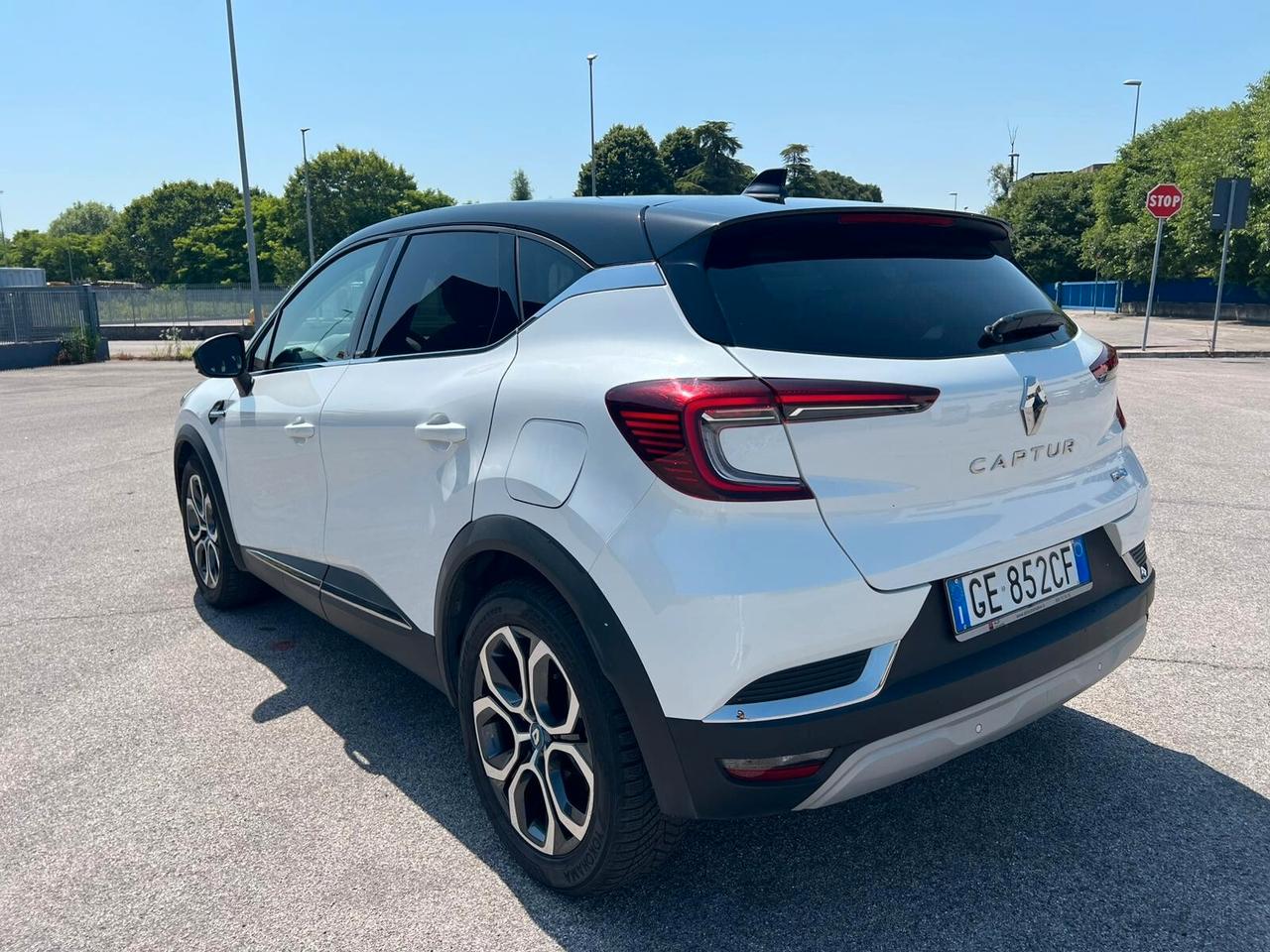 Renault Captur Plug-in Hybrid E-Tech 160 CV Intens