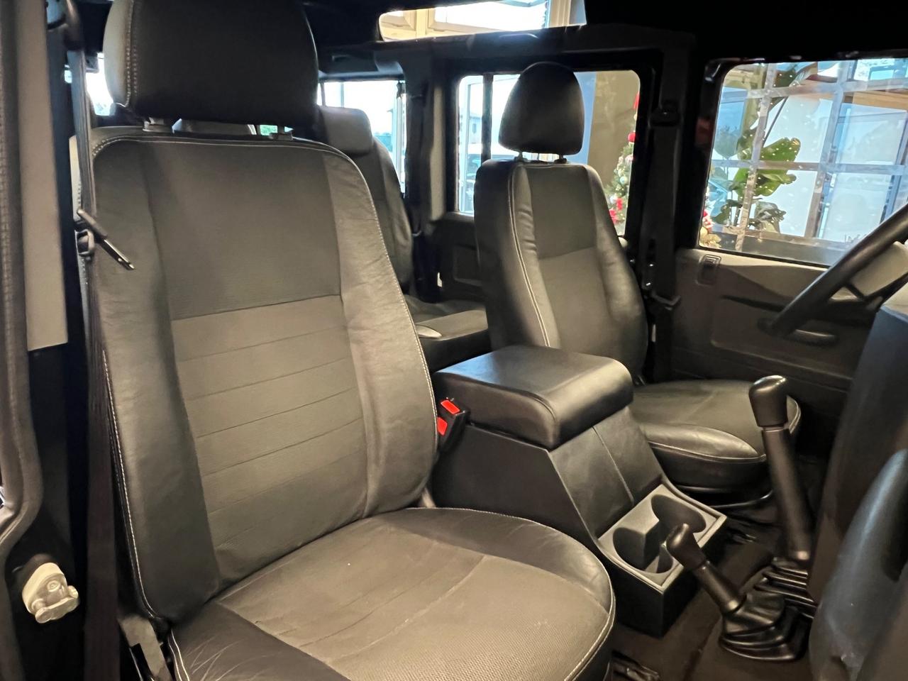 Land Rover Defender 110 2.4 TD4 Station Wagon SE