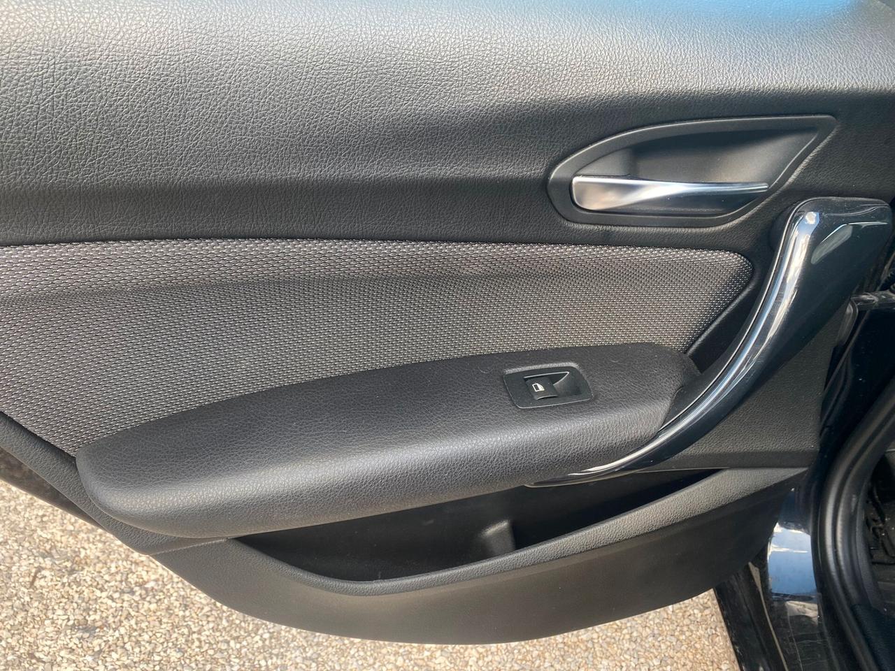 Bmw 118 118d 5p. Urban