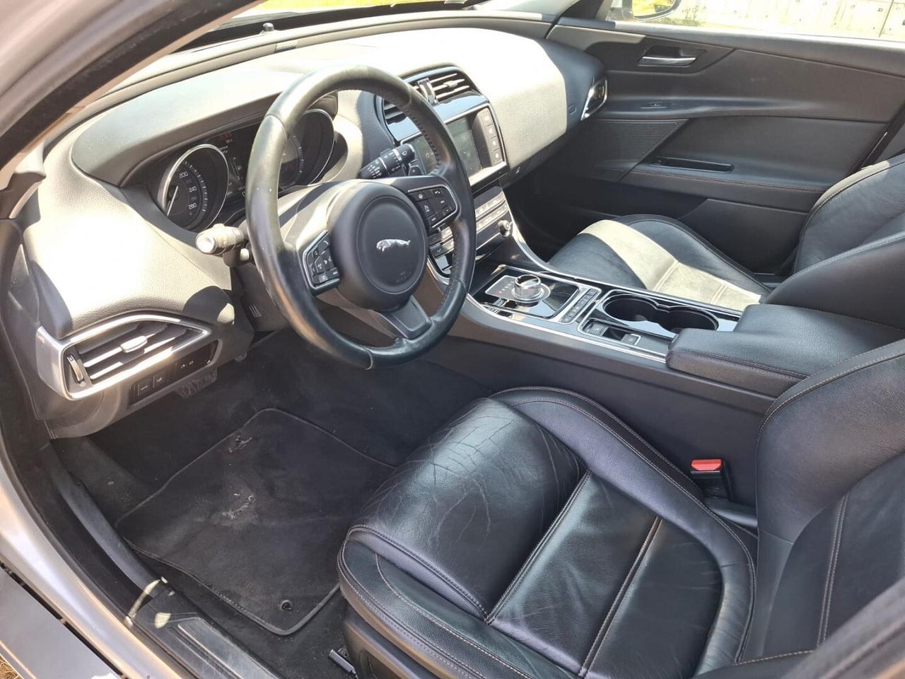 JAGUAR XE 2.0 D TURBO SINISTRATA MARCIANTE