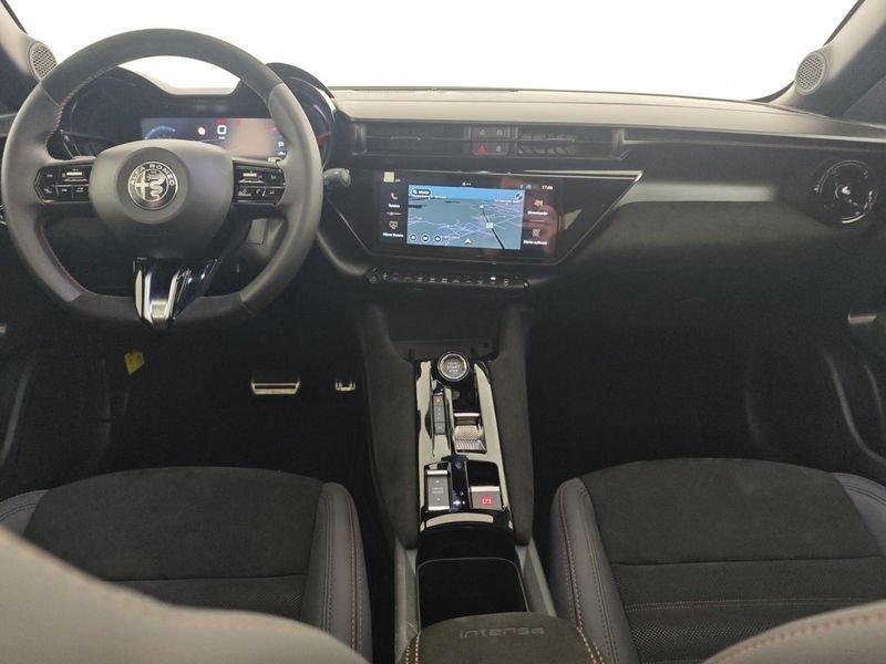 Alfa Romeo Junior 1.2 145 CV Hybrid eDCT6 Intensa Tetto panorama + Vernice