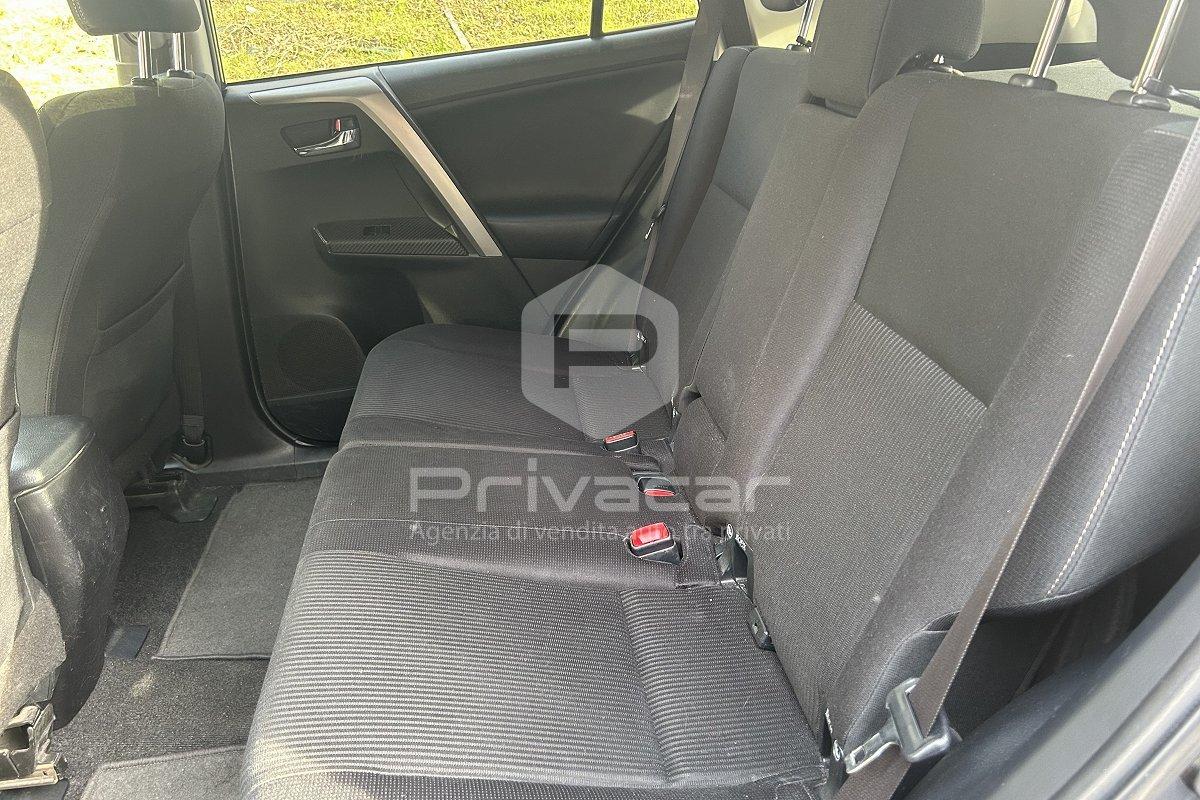 TOYOTA RAV4 2.0 D-4D 2WD Active
