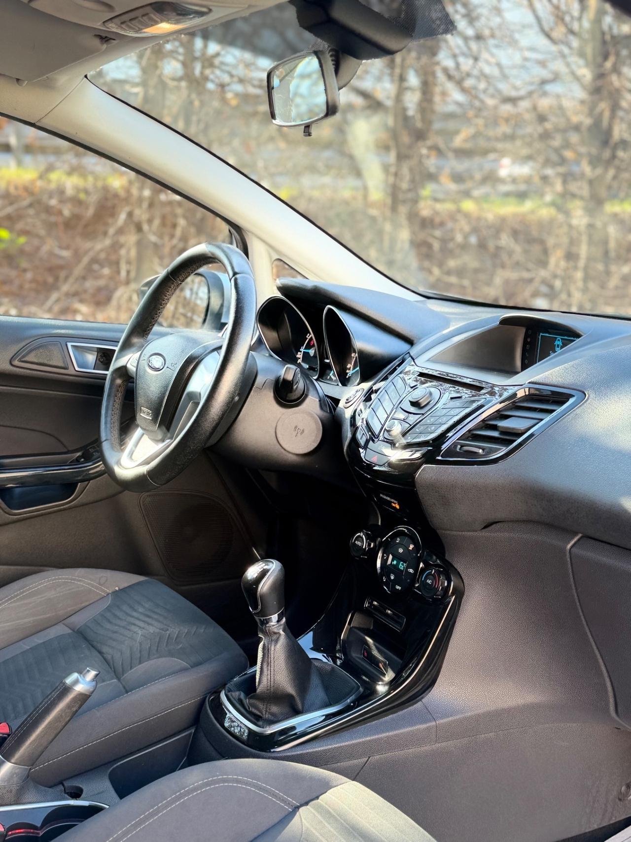 Ford Fiesta 1.0 80CV 5 porte Titanium OK NEOPATENTATI