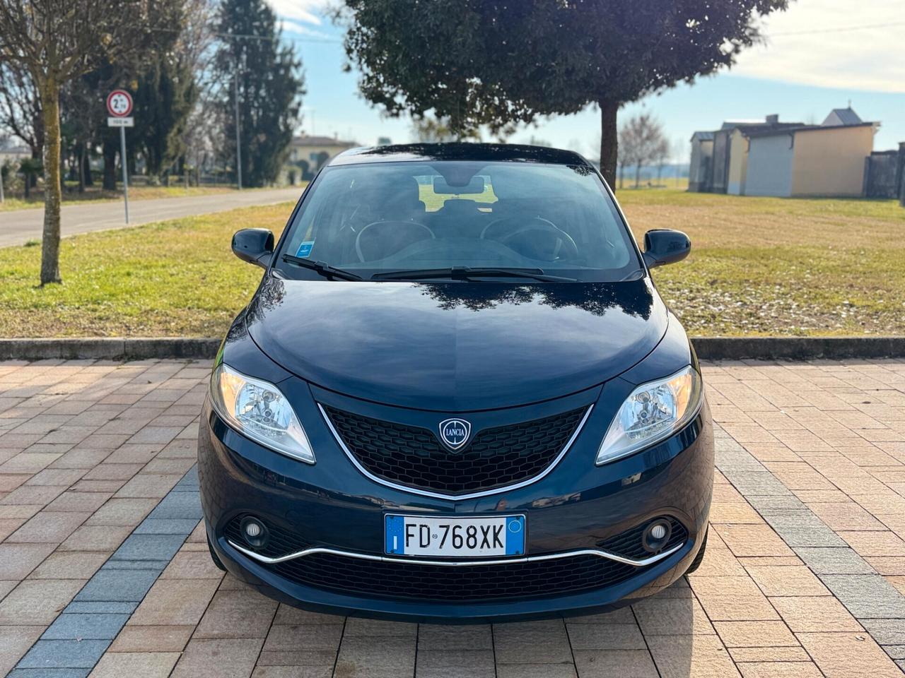 Lancia Ypsilon 1.2 69 CV 5 porte GPL Ecochic Platinum