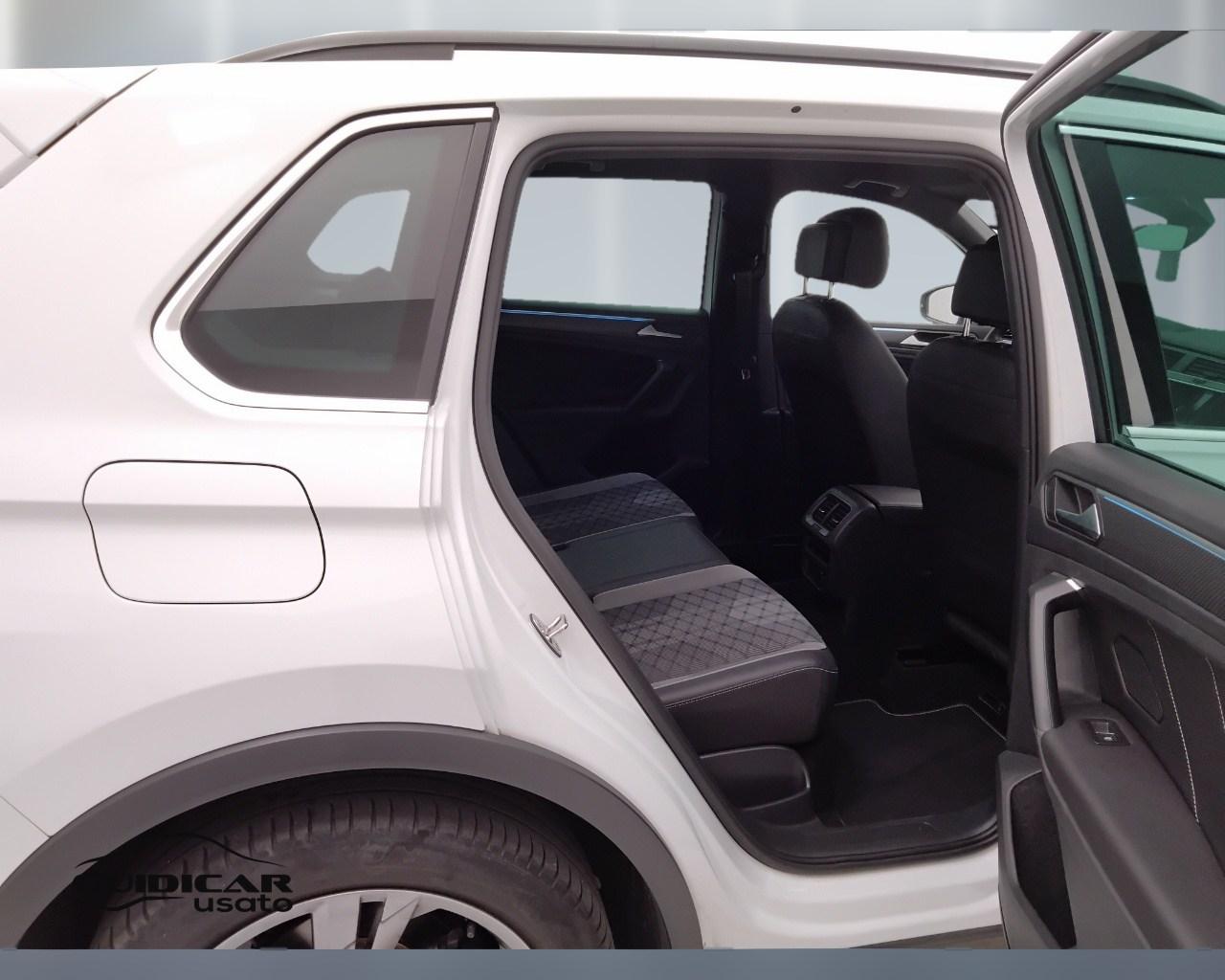 VOLKSWAGEN Tiguan II 2021 - Tiguan 1.5 tsi R-Line 150cv dsg