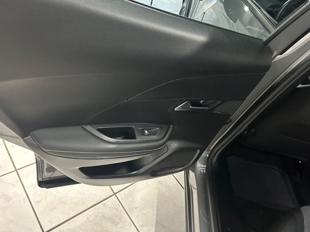 Peugeot 2008 PureTech 100 S&S Active