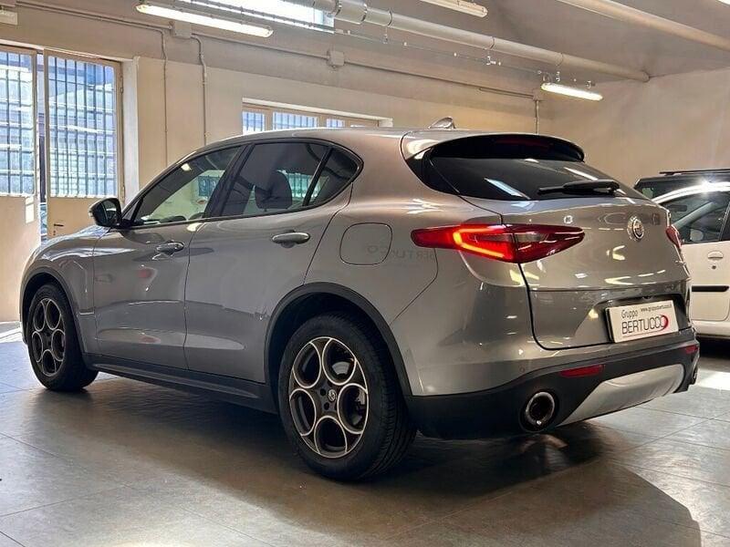 Alfa Romeo Stelvio 2.2 Turbodiesel 160 CV AT8 RWD Sport-Tech