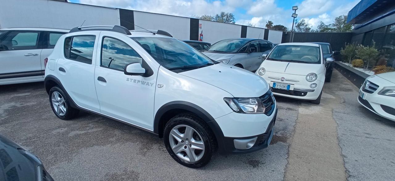 Dacia Sandero Stepway GPL DI SERIE - PRESTIGE