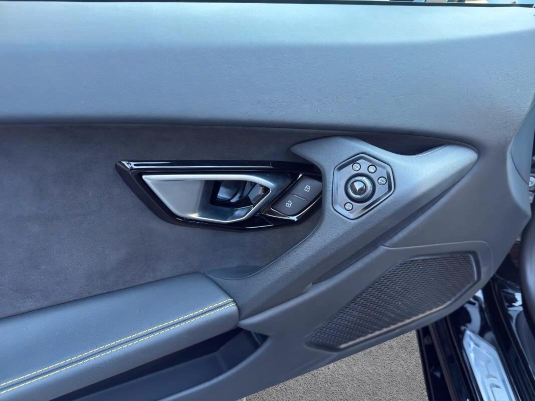 Lamborghini Huracan Coupe Huracan coupe 5.2 Evo 640 awd Sollevatore