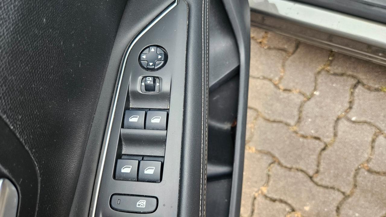 Peugeot 3008 1.2 PURETECH TURBO 130CV CAMERA-NAVY-CARPLAY