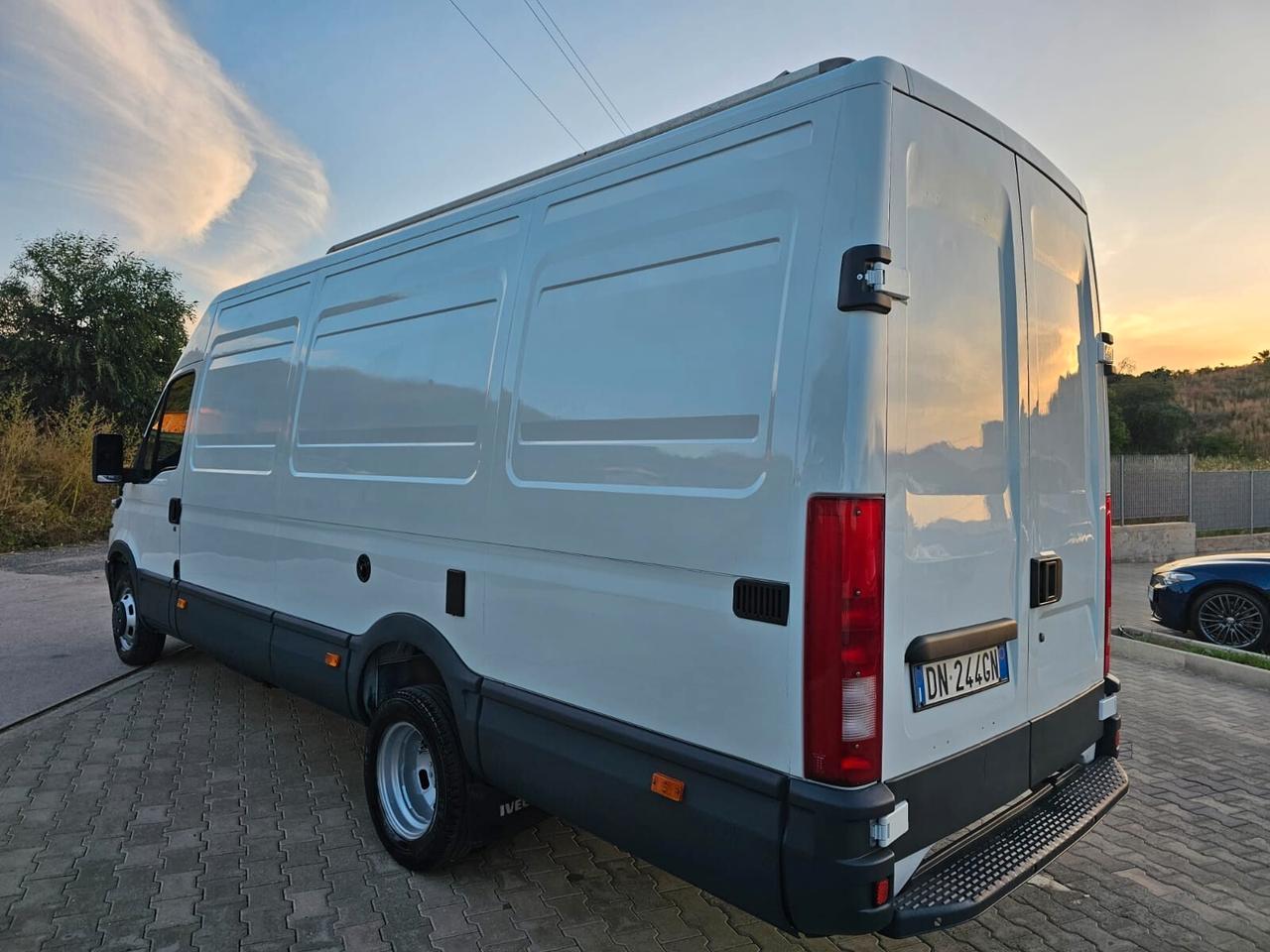 IVECO DAILY 35C13 2.8 TD GEMELLATO SOLO 180000KM