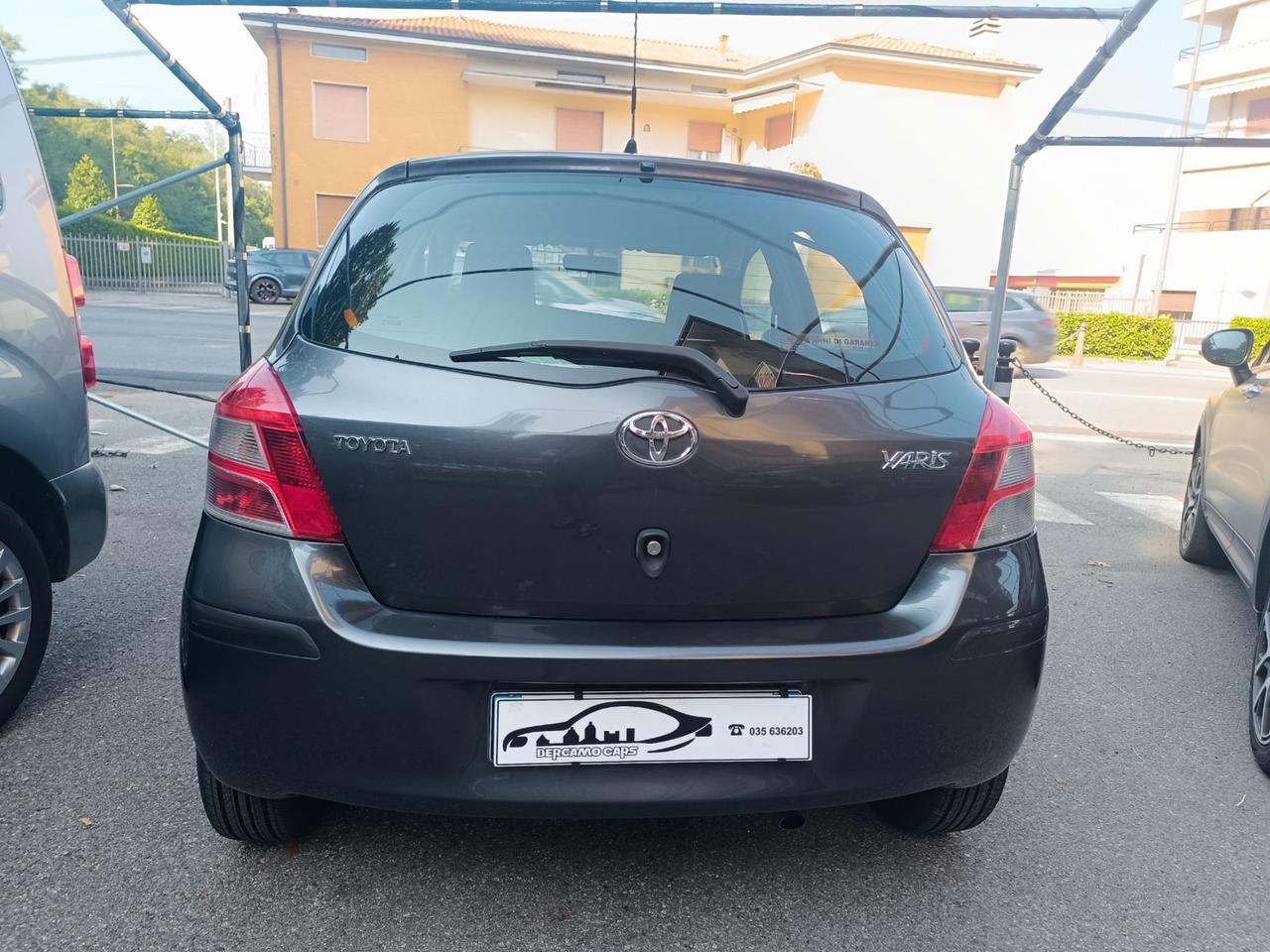 Toyota Yaris 1.3 AUTOMATICA M-MT Sol 2 TRENI GOMME