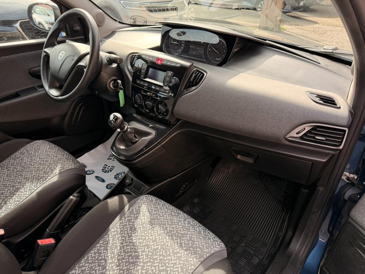 LANCIA Ypsilon Hybrid 1.0 Benz. 70CV Silver 2022