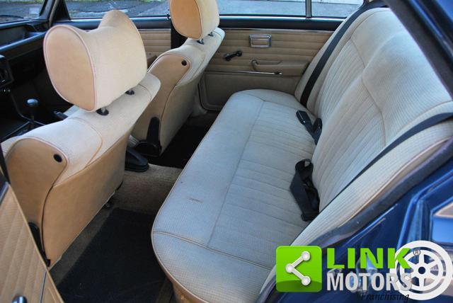 BMW 518 Serie 5 (E12) 1980 - TARGHE NERE