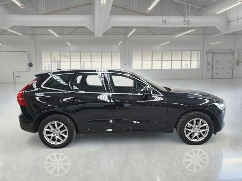 VOLVO XC60 B4 D AWD AUTOMATICO MOMENTUM PRO SUV
