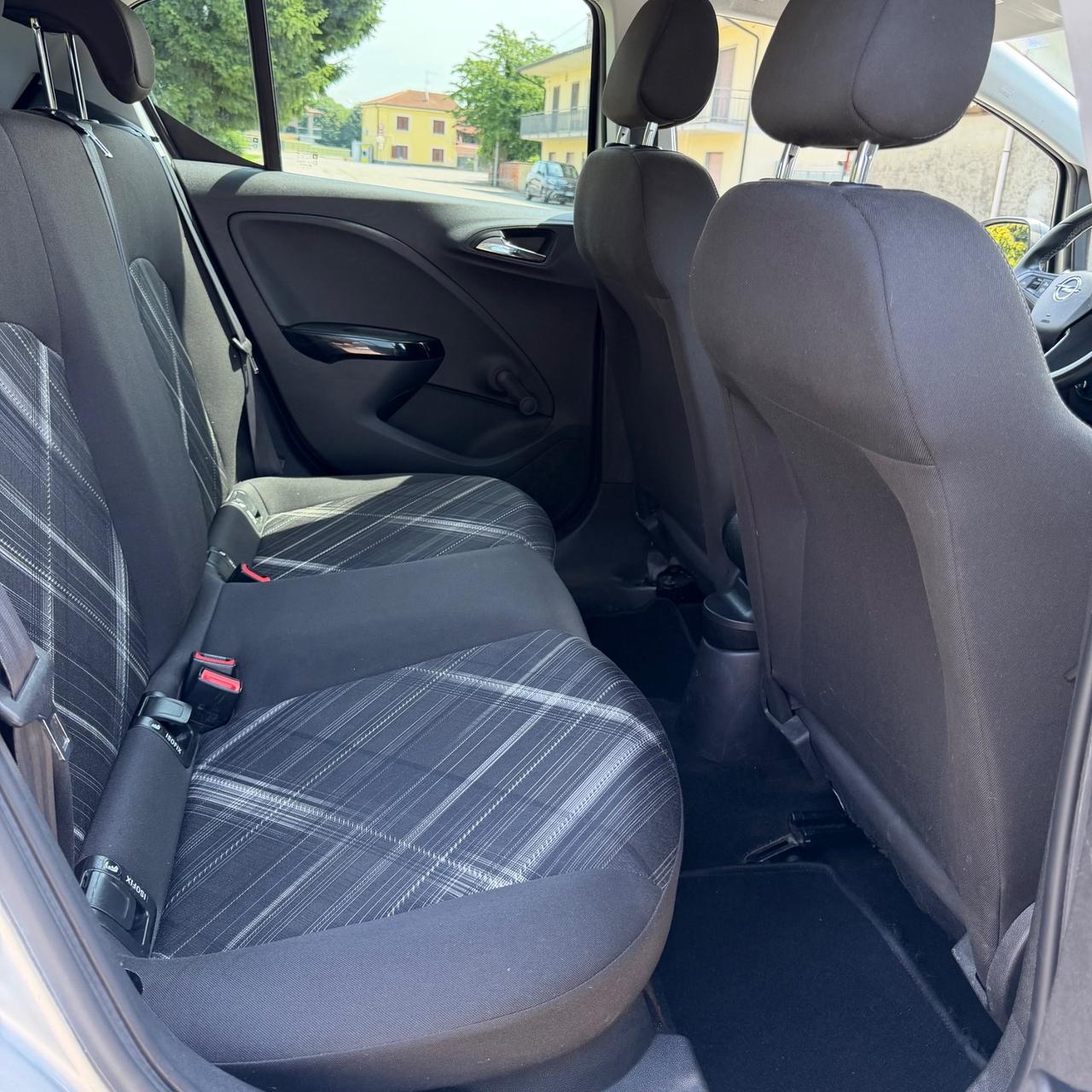 Opel Corsa 1.2 5 porte b-Color