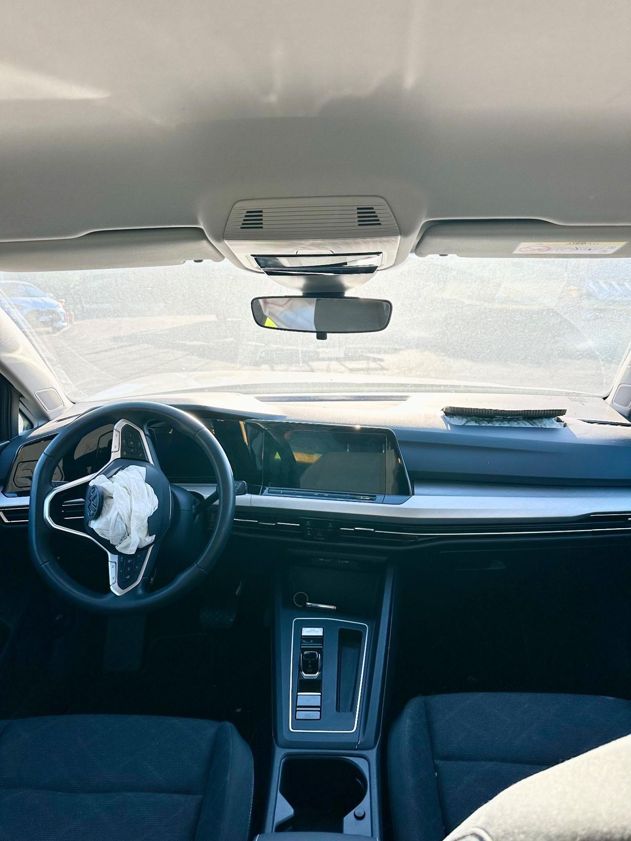 Volkswagen Golf 1.0 eTSI DSG INCIDENTATA