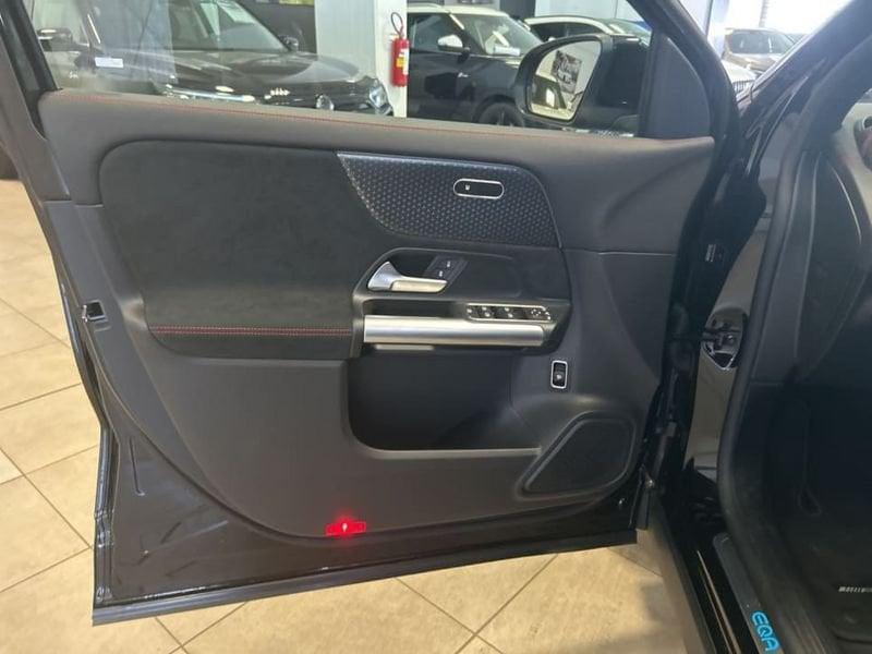 Mercedes-Benz EQA 300 4MATIC AMG Line Advanced