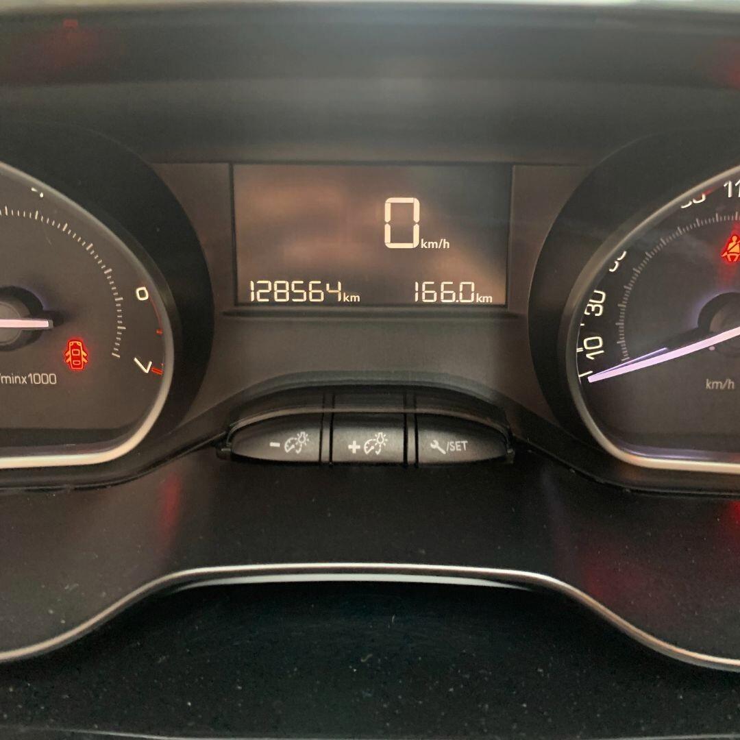 Peugeot 208 82 5p. GPL Allure **NEOPATENTATI**