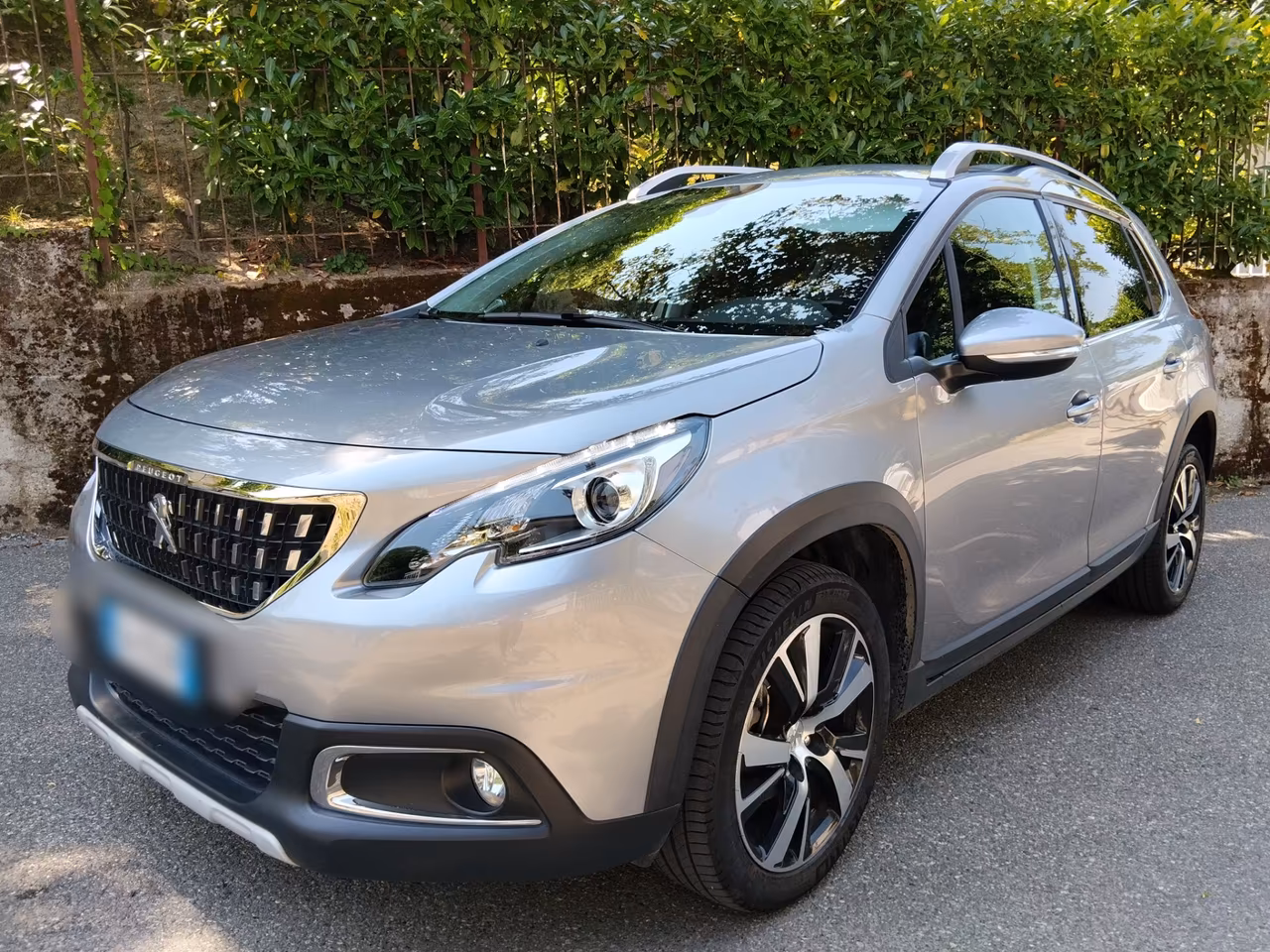 Peugeot 2008 BlueHDi 120 EAT6 S&S Allure