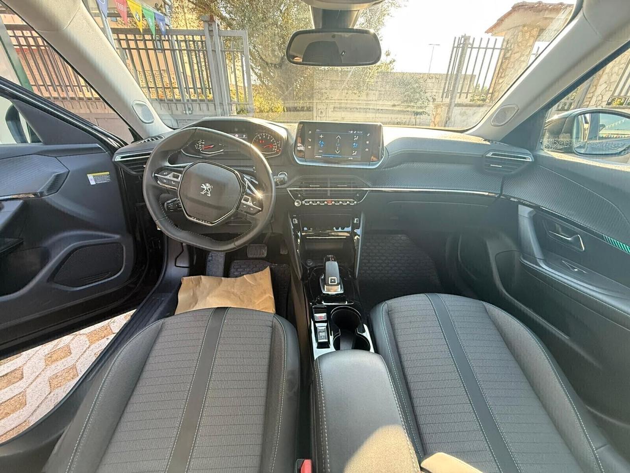 Peugeot 2008 PureTech 155 S&S EAT8 GT