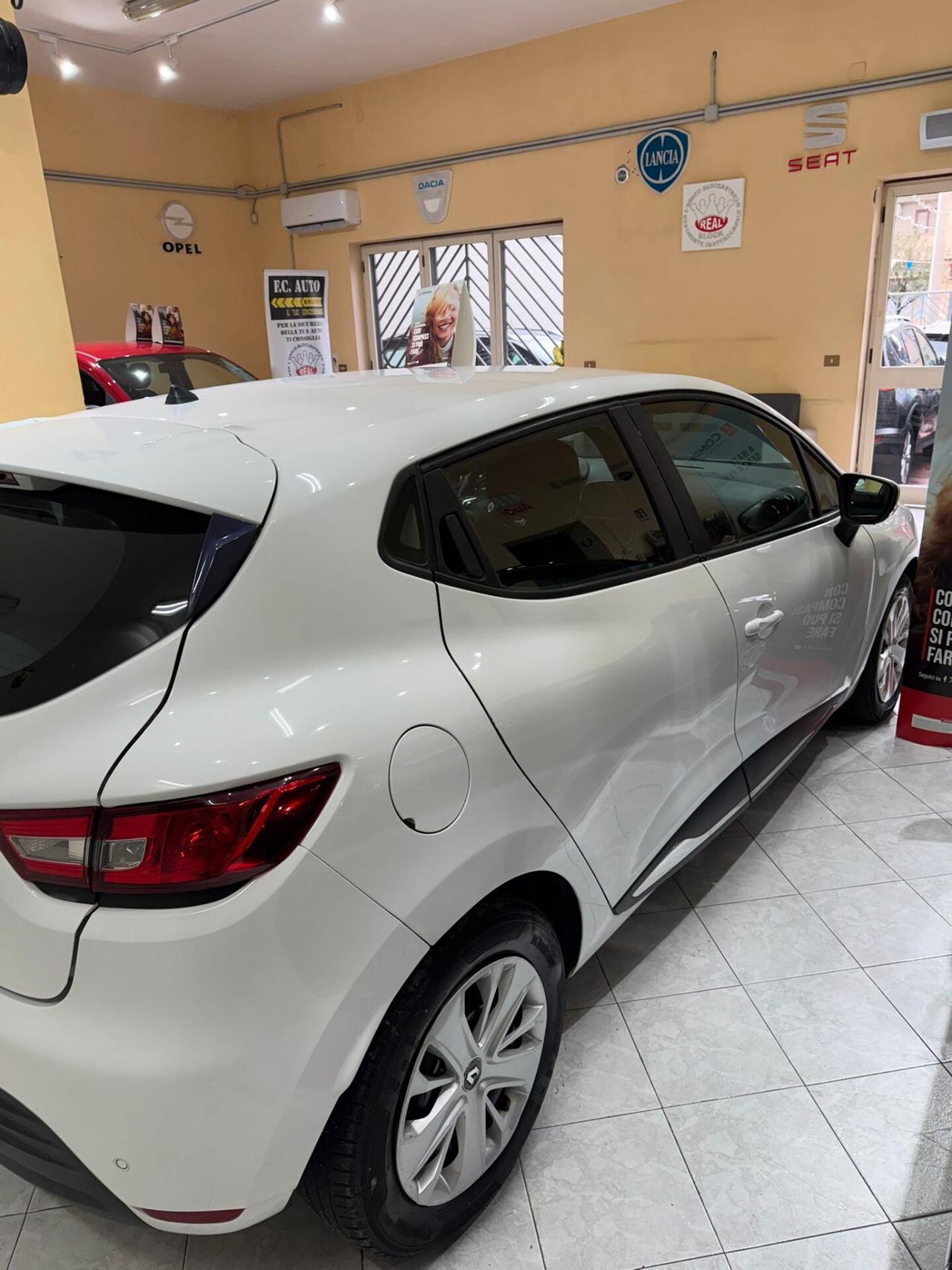 Renault Clio dCi 8V 75 CV 5 porte Moschino Intens