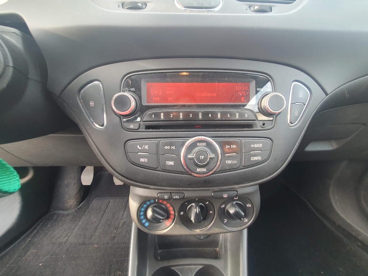 Opel Corsa 1.2 5 porte