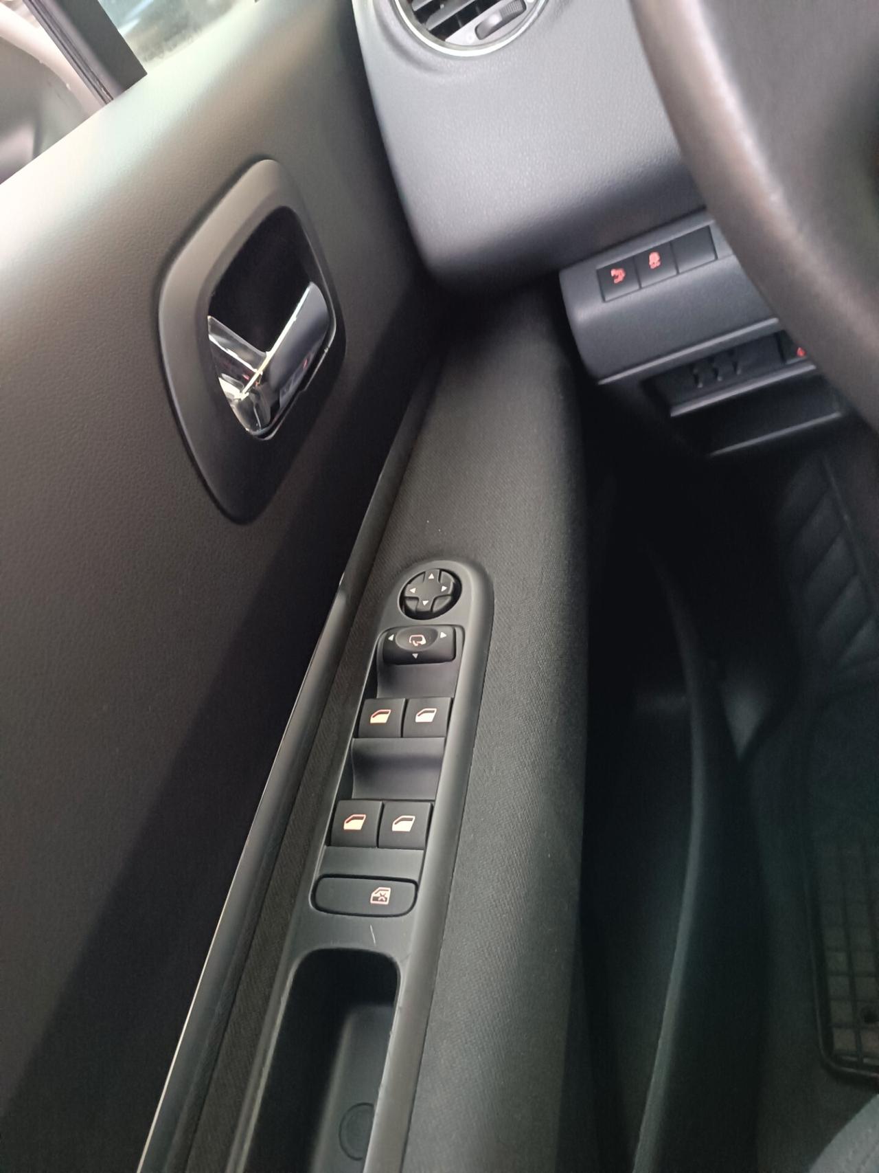 Peugeot 5008 BlueHDi 120 CV Business 7 POSTI