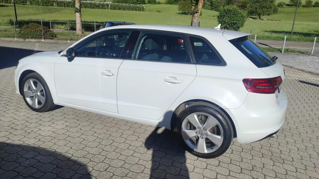 AUDI A3 SPORTBACK 5 POSTI 1.6 TDI 110CV