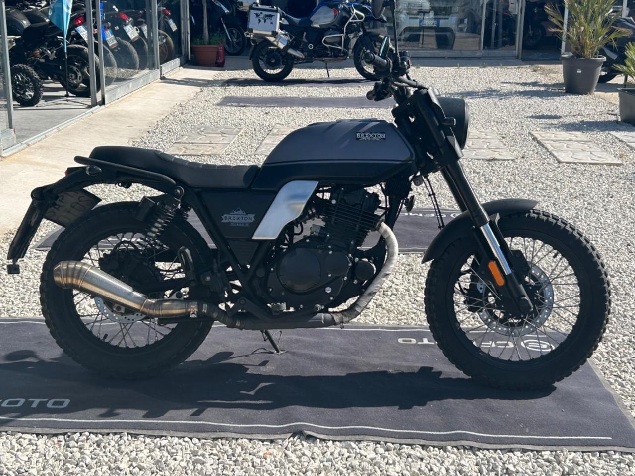 Brixton BX 250