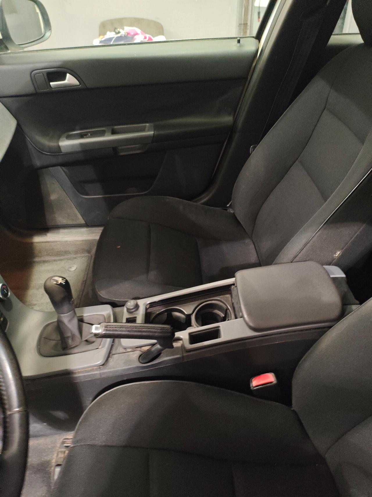 Volvo V50 D2 R-design