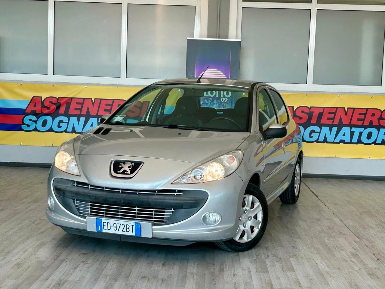 Peugeot 206 *206 PLUS 2010* 90.000KM*DISTRIBUZIONE FATTA* NEOPATENTATI* TAGLIANDO* ONESTA*