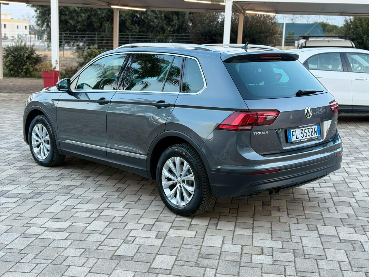 Volkswagen Tiguan 2.0 TDI SCR 4MOTION Business BlueMotion Technology