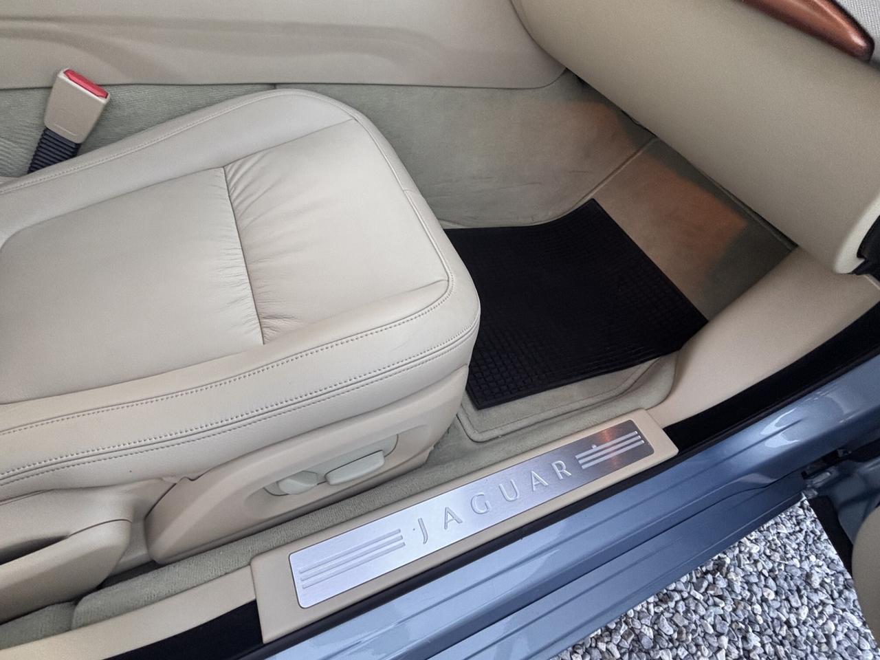 jaguar XF 2.7 D solo 54.000 km