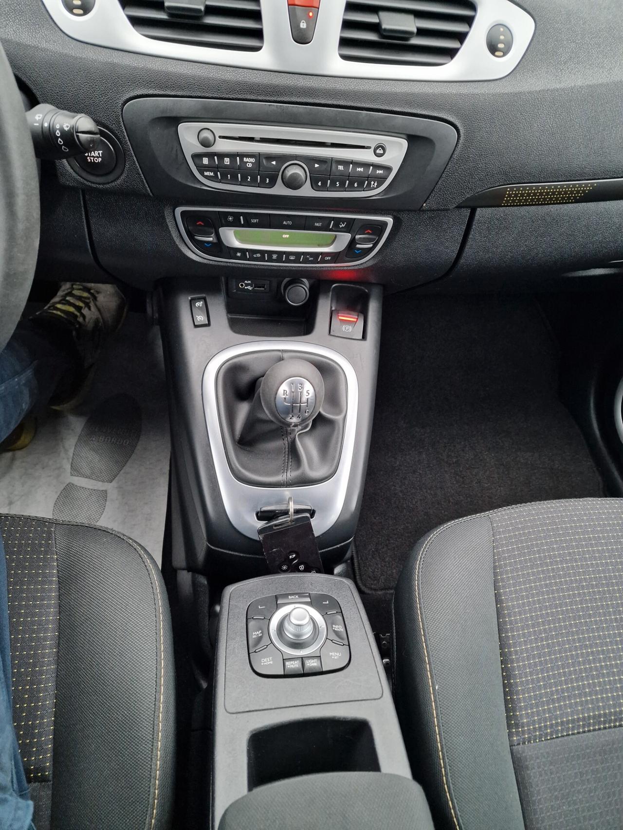 Renault Scenic 1.5 110CV euro 5A 2011